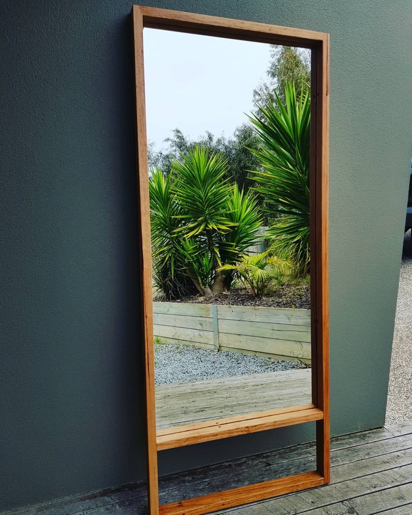 Lean mirror