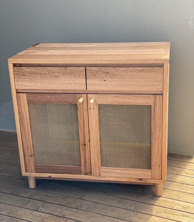 Mesh sideboard
